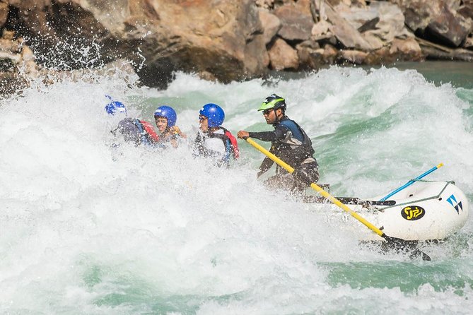 Half Day Rafting in Rishikesh - 26 Km. - A serious half-day run from Marine Drive