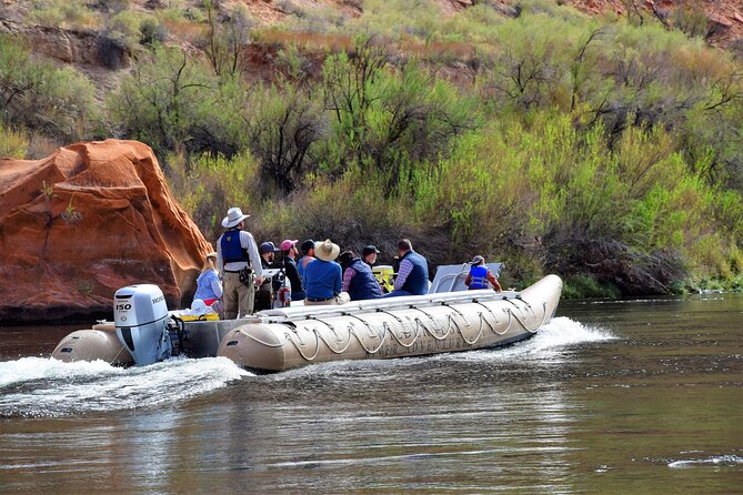 Horseshoe Bend Rafting Trip in Page - Petroglyph Beach and its ancient carvings