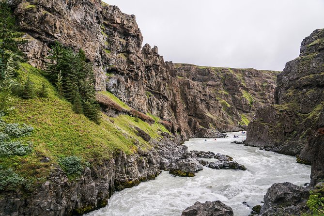 Iceland’s Top Grade 4 Rafting – Drysuit, Canyon & Adrenaline - Drysuits, clothing, and physical demands