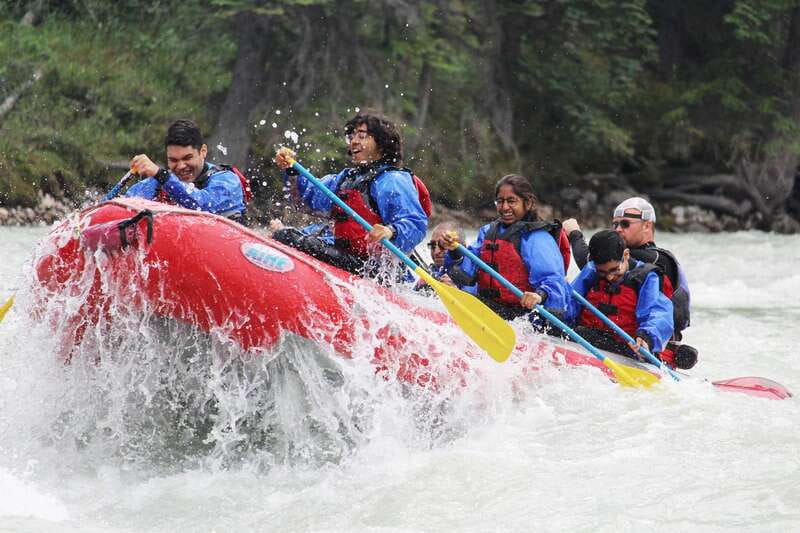 Jasper National Park Family Friendly Rafting Adventure - The 15-minute ride to the Athabasca