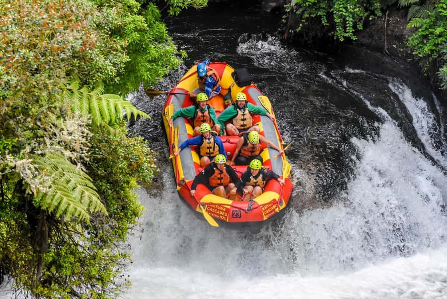 Kaituna River and Tutea Falls Whitewater Rafting - On the river: 14 rapids in a fast 50-minute run