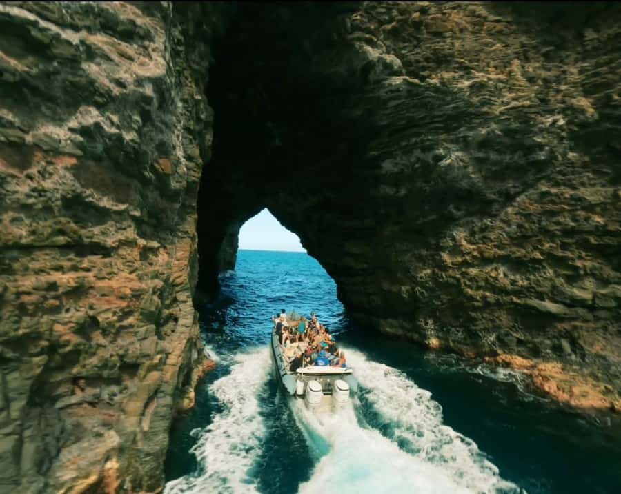 Kauai: Nā Pali Coast Zodiac Raft Sea Caves + Snorkel - Why this boat feels different from a standard cruise