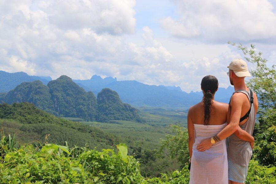 Khao Lak: Khao Sok Bamboo Rafting and Elephant Bathing Trip - Thai lunch beside the Sok River