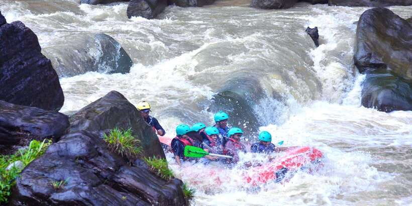 Kitulgala Thrilling White Water Rafting Adventure - Starting in Kitulgala and Getting to the River