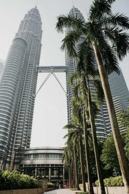 KL: Day Tour with Rafting, Fireflies, and Meals - Dinner in Kuala Selangor before the night cruise