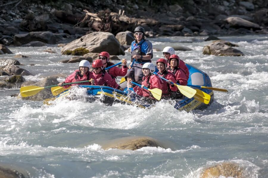 Laax, Flims, Ilanz: Vorderrhein Rafting (half day) - How to handle the car and train logistics