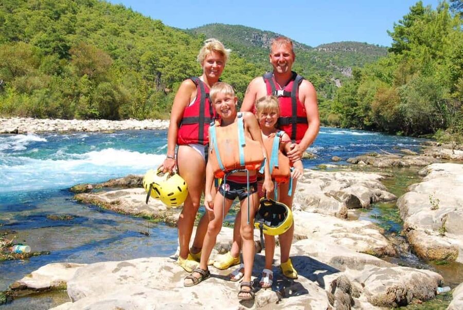 LC Rafting Tour for Families and Couples W/Lunch - The road from the coast to the canyon