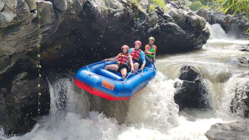 Lombok: Ride the Rapids for Unforgettable Rafting Adventure - What the water journey feels like