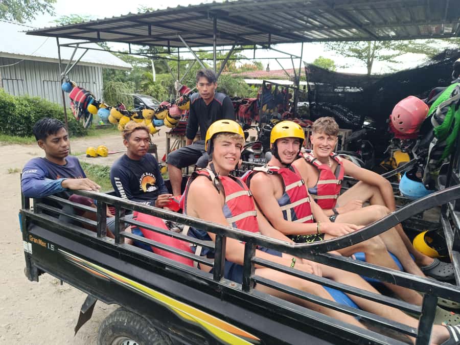 Lombok: Waterfall Benang Kelambu & River Rafting Trip - Lunch, temple stops, and the parts not included