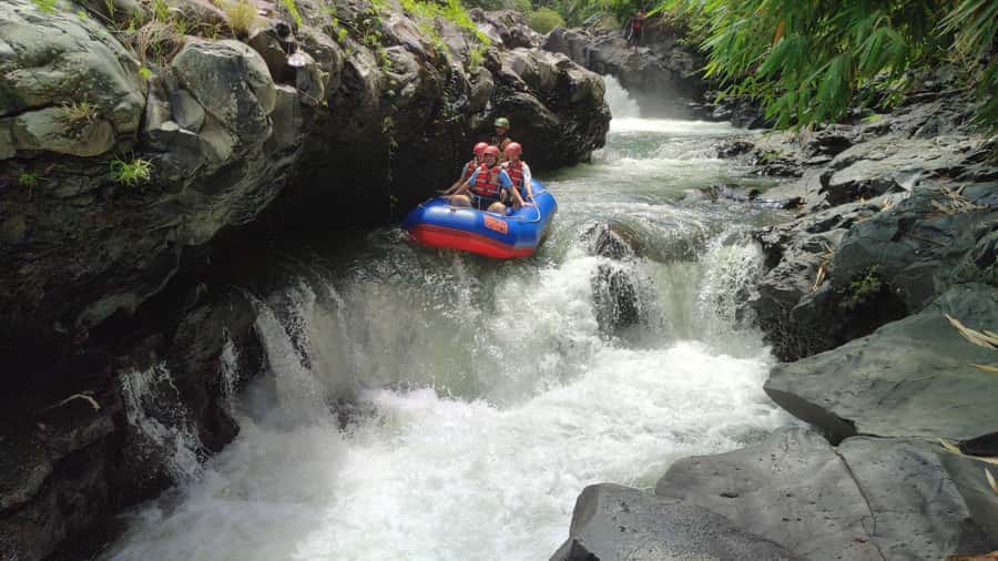 Lombok: Waterfall Benang Kelambu & River Rafting Trip - Who should book this outing?