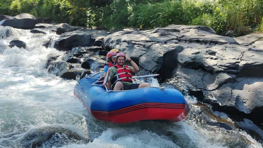 Lombok : white water rafting- best adventure experience - What the Guide Adds to the Day