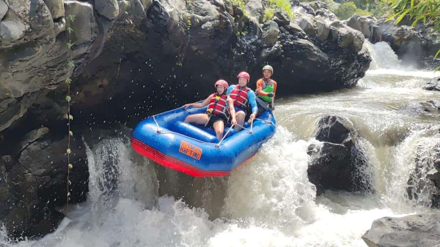 Lombok : white water rafting- best adventure experience - From Kuta or the Airport to the River