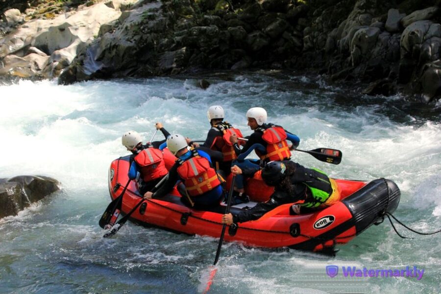 Lucca: Rafting Adventure - From Lucca to the river near Bagni di Lucca