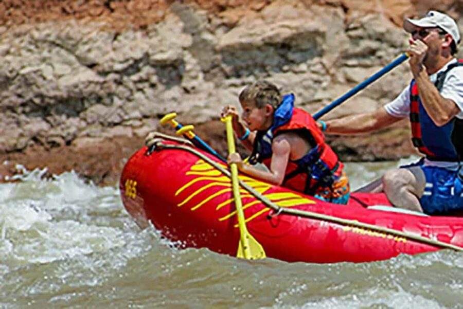 Moab: Colorado River Mid-Day Rafting with BBQ Lunch - Paddle raft or inflatable kayak?