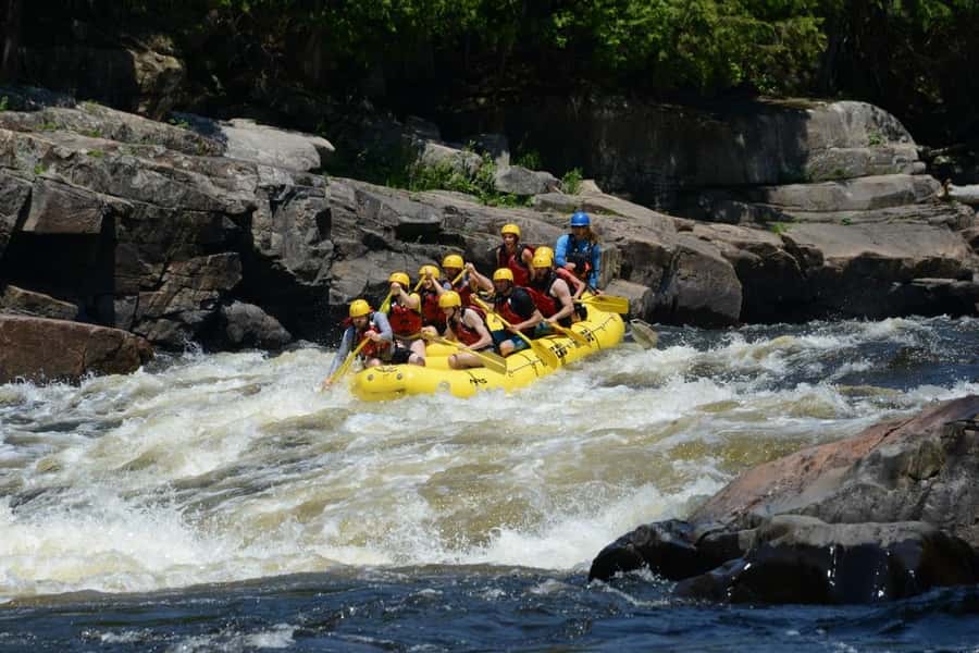 Mont-Tremblant: Half-Day White Water Rafting - Pool, hot tub, and other facilities after rafting