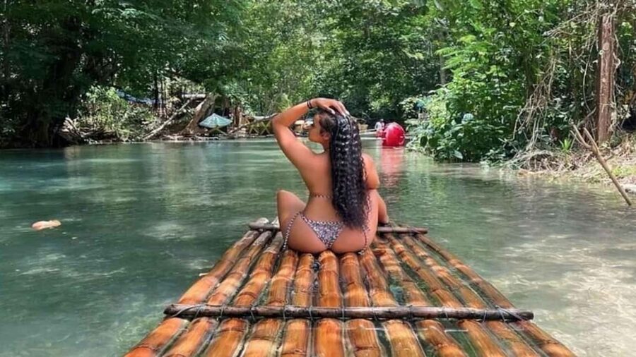 Montego Bay: Private Bamboo Rafting with Limestone Massage - Floating through Jamaica’s tropical interior