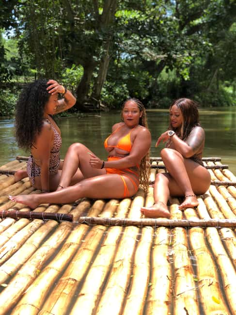 Montegobay: Rafting Tour with Limestone Massage - Drifting down Jamaica’s Great River