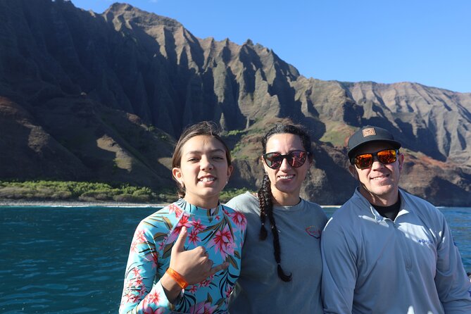 Nā Pali Coast Zodiac Raft Sea Caves Expedition on Kauai - Entering narrow sea caves
