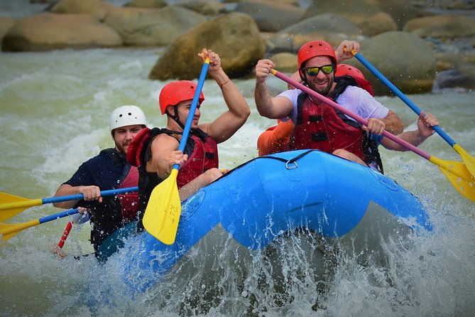 Naranjo River White Rafting Clas III-IV from Manuel Antonio - The rafting: roughly 90 minutes of real action