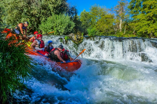 Nugget Falls class IV Half-Day Rafting on The Rogue River - Safety, fitness, and the age requirement