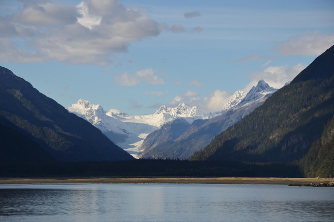 Ocean Raft Alaska - Waterfalls, Coves, and Rocky Beaches