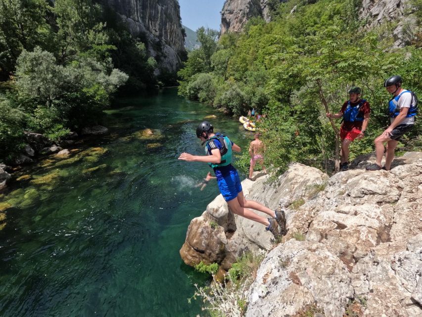 Omiš/Split: Cetina River Rafting Adventure & Cliff Jumping - The rough section that beginners walk around