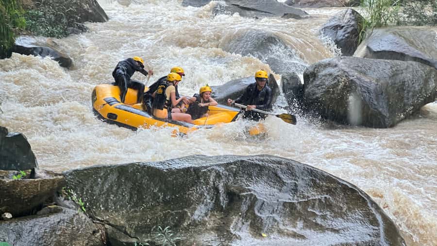 Phuket: White Water Rafting in Phang Nga (Early Bird) - The 1.5-hour van ride to Phang Nga