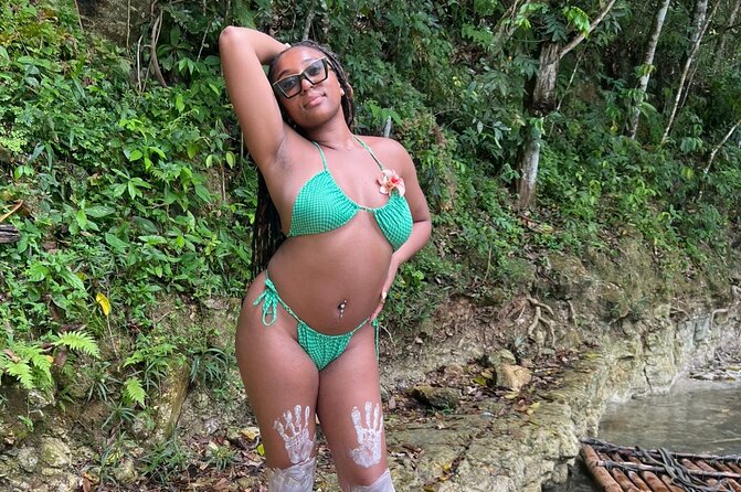 Private Bamboo Rafting Activity in Jamaica - The limestone foot massage