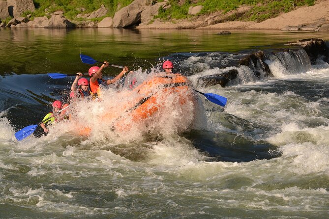 Private Rafting Experience in Melgaço - Following rapids, waves, and whirlpools