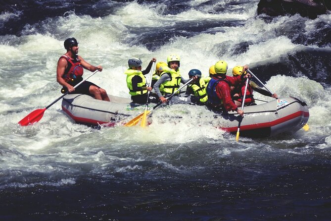 Private Rafting on the Minho River - What Happens During the Three-Hour Outing