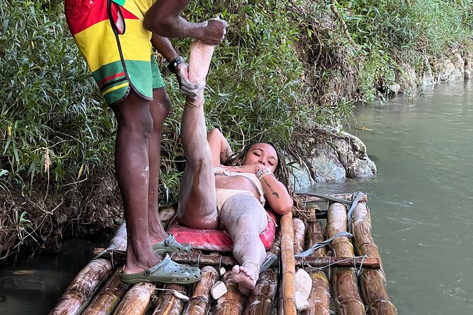 Private Tour Bamboo Rafting & Limestone Massage In Montego Bay - A short Montego Bay sightseeing stop