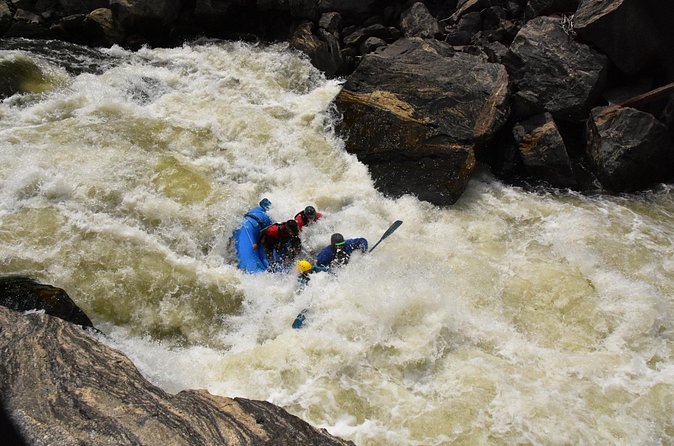 Raft through Gore Canyon- Class V Ultimate Advanced White-Water Rafting - The Class V Rapids and Tunnel Falls