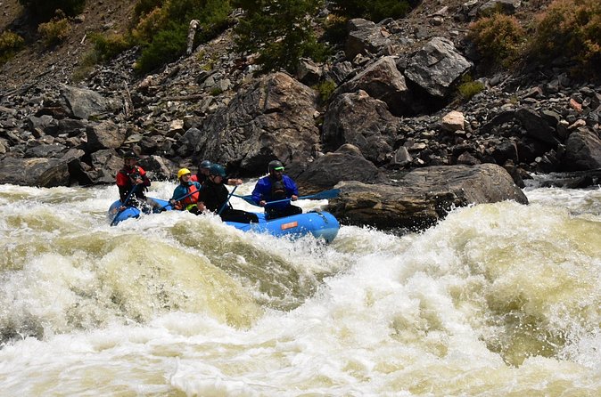 Raft through Gore Canyon- Class V Ultimate Advanced White-Water Rafting - Who Should Book This Run