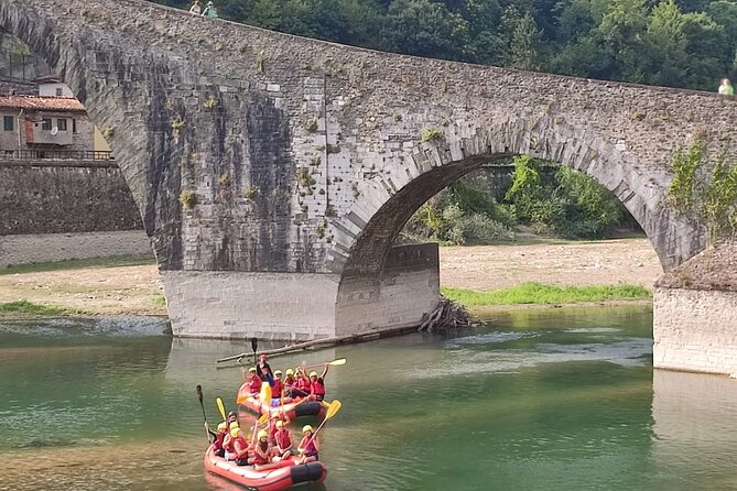 Rafting activity with family in Lucca - Why Ponte della Maddalena adds something special