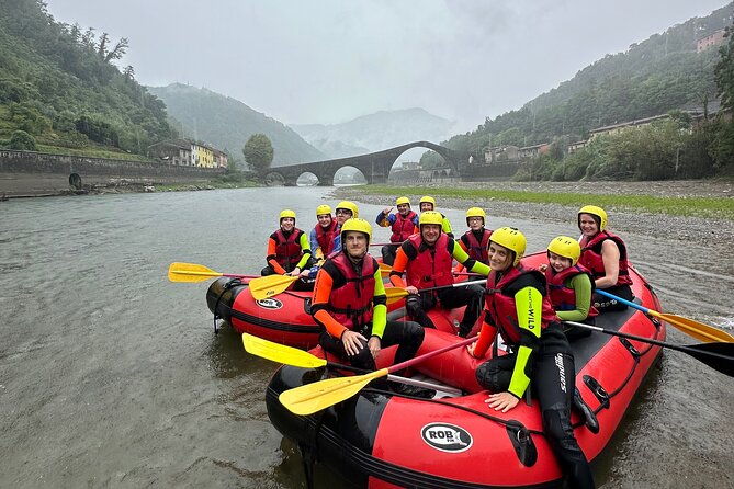 Rafting activity with family in Lucca - The minibus transfer keeps the outing simple