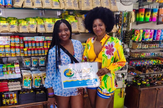 Rafting and Shopping from Bahia Principe Luxury and Grand - The 30-minute shopping stop in Ocho Rios