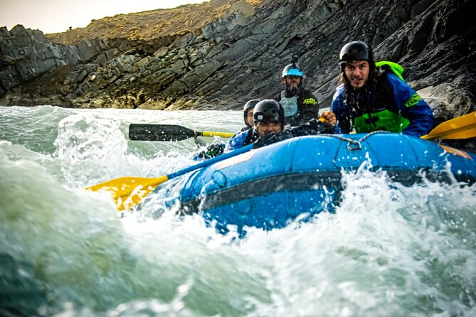Rafting experience on the Rio de las Vueltas in Patagonia - What the guides add to the experience