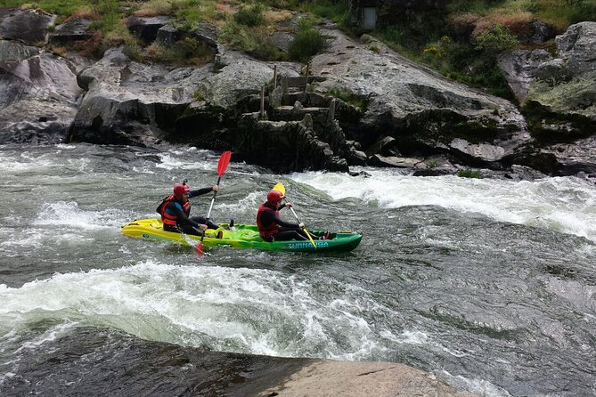Rafting experience on the Ulla River - Getting ready for class 3 rapids