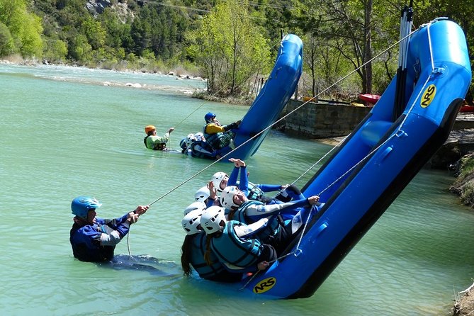 Rafting in Gallego River - Spain, Murillo de Gallego - UR Pirineos - What the Class II to IV Rapids Mean for You