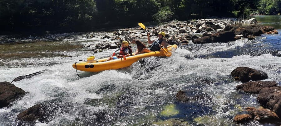 Rafting/Kayaking adventure river Kupa - The photographer and the finish