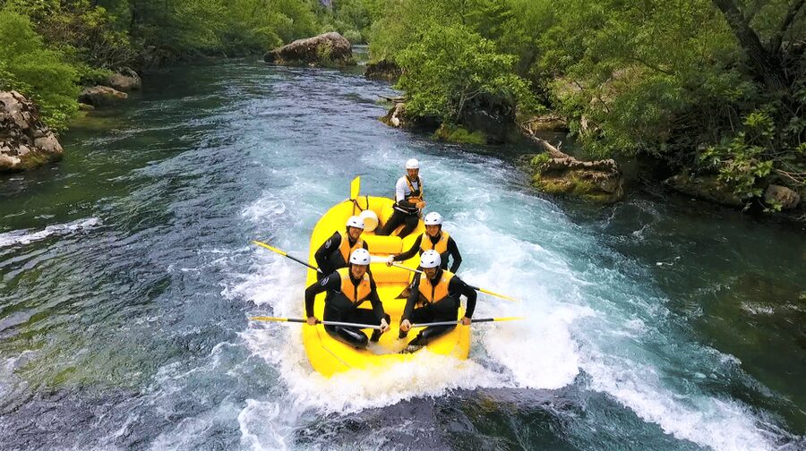 Rafting on the Cetina river - The winding drive to the river
