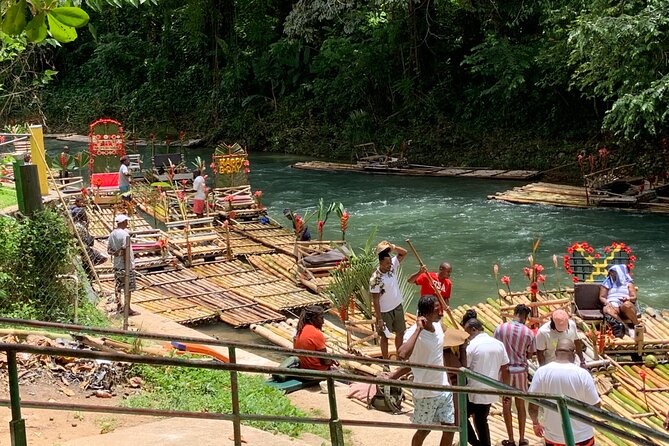 Rafting on the Martha Brae - Why Martha Brae rafting is so relaxing