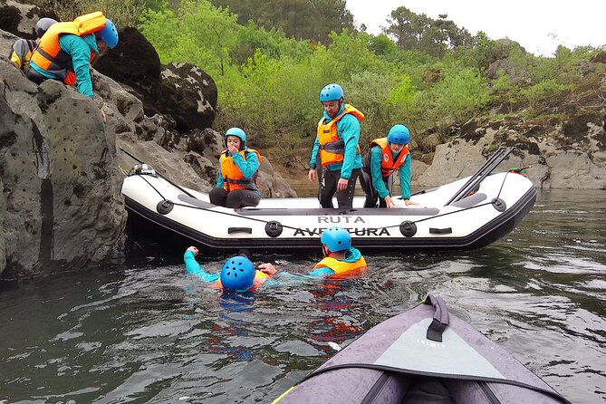 Rafting on the River Minho in Melgaço - Nature views between the action