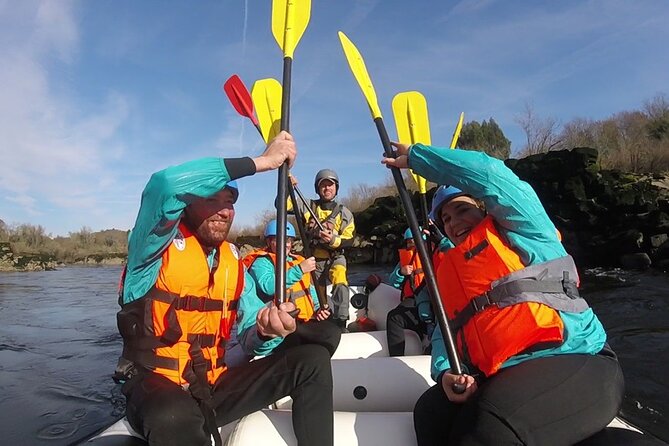 Rafting on the River Minho in Melgaço - Elkin and Yus bring the right mood