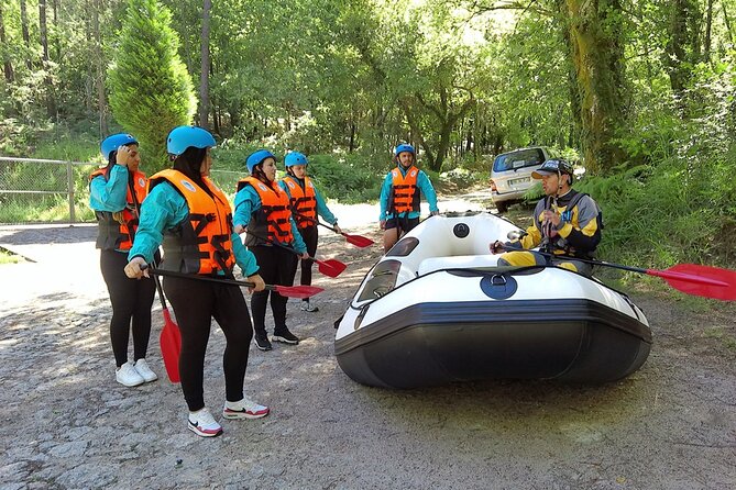 Rafting on the River Minho in Melgaço - The safety briefing sets the tone