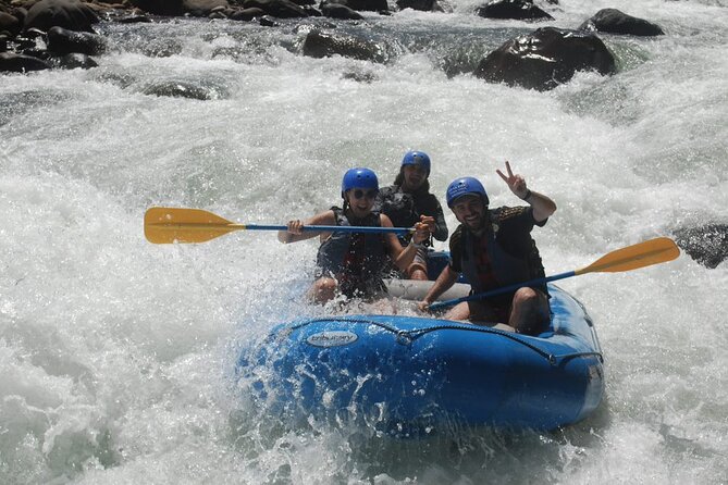 Rafting Sarapiqui River Class II-III Costa Rica - Reaching the Sarapiquí River Put-In