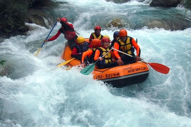 Rafting white water in Montanejos 1h Valencia - What the $72.41 price really covers
