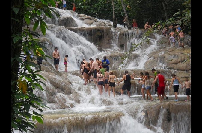Rio Nuevo Bamboo River Rafting & Dunn's River Falls - The small-group advantage