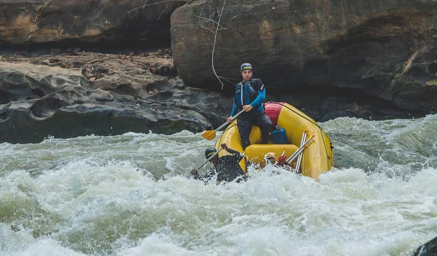 Rio: White Water Rafting Adventure tour in Rio de Janeiro - Leaving Rio for a river in the rainforest
