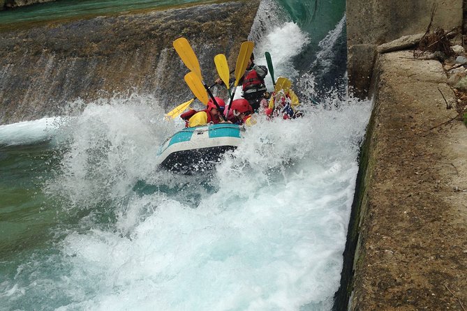 River rafting at Voidomatis River !! Zagori area - Getting suited up for changing river conditions